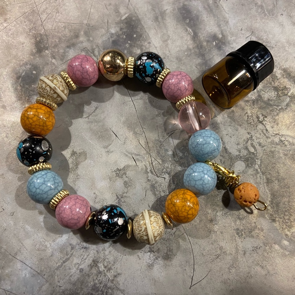 5 for $25 Artisan crafted aromatherapy diffuser bracelet NWT